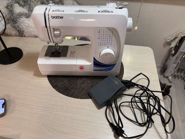 Продам швейную машинку