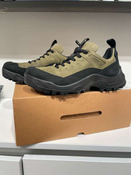 Кроссовки ecco