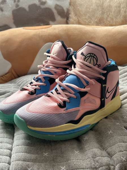 Баскетбольные кроссовки Kyrie 8