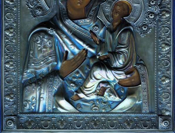 Старинная икона Матери Божией «Тихвинская» в окладе. XVIII в в Санкт-Петербурге фото 7