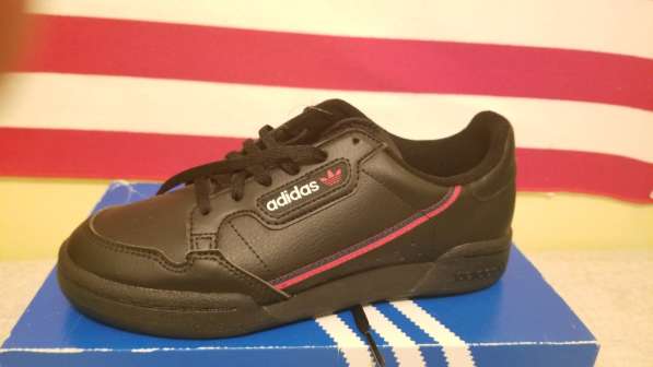 ПРОДАМ кроссовки фирмы ADIDAS