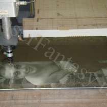 Процесс гравировки любого изображения на разных материалах, в Москве