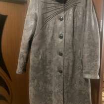 Пальто из верблюжей шерсти, в Бологом