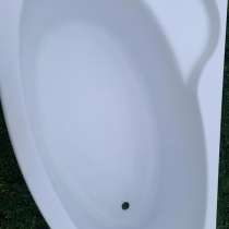 Угловая акриловая ванна, в Азове