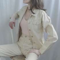 Джинсовая куртка бежевая женская винтажная, размер 40-42, в Красноярске