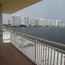 Квартира в Санни-Айлс в кондоминиуме Winston Towers 200, в г.Майами