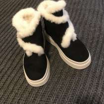 Угги натуральный мех новые, в Москве