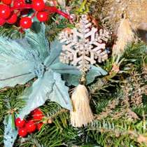 Живая украшенная елочка?, в Москве