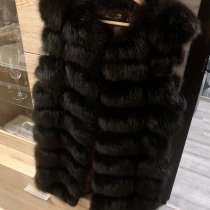 Продам меховой женский жилет, в Москве