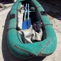 Лодка надувная 2-х местная в комплекте (2- весла, насос, в Анапе