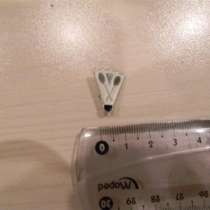 Значок. Спорт. (бадминтон:волан и 2 ракетки,), алюмин, в г.Ереван