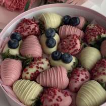 Клубника/голубика/вишня в шоколаде букеты/коробки, в Челябинске