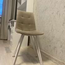 Стул бежевый, в Якутске