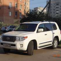 Аренда автомобиля Toyota Land Cruiser 200, в Москве