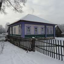 Бревенчатый дом в жилом селе, с хорошим подъездом, недалеко, в Москве