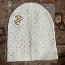 Продам шапку, новая 350о, в Красноярске