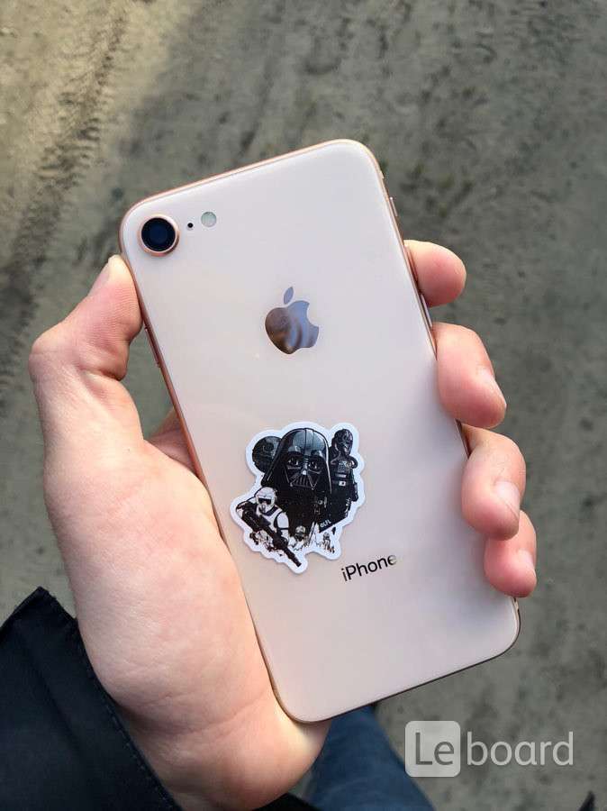 Айфон воронеж. Айфон 8 64 ГБ. Айфон 8 64гб в руках. Iphone 8 маленький внутри.